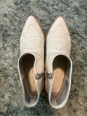 Gianni Bini White Studded Pointed Ankle Booties Size 8